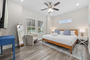 5 habitaciones, tabla de planchar con plancha, internet y ropa de cama 