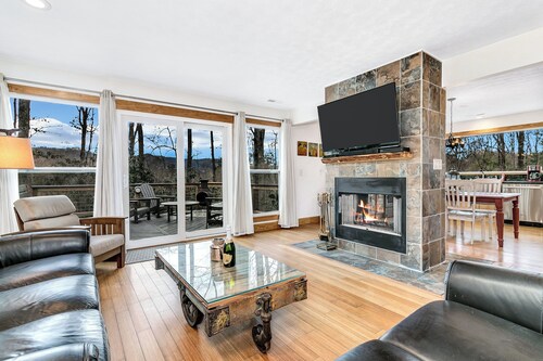 Black Mountain Treehouse