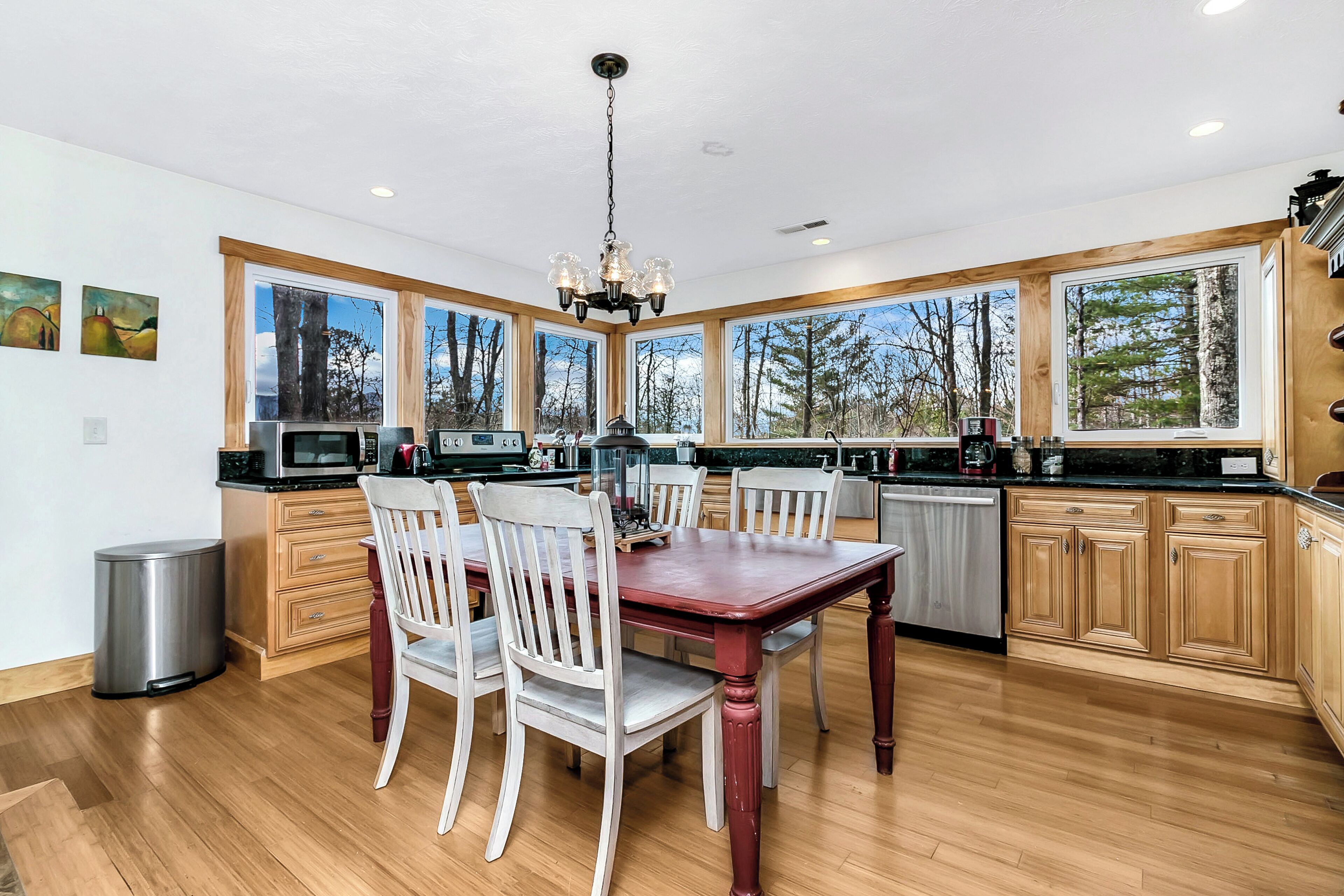 Signature House, 3 Bedrooms, Patio, Mountain View | In-room dining