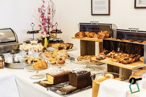 Daily continental breakfast for a fee - Hotiday Room Collection - Massa Lubrense (Massa Lubrense)