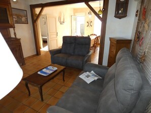 TV - House in Fromentine, 75m², 4 ppl, quiet garden (La Barre-de-Monts)