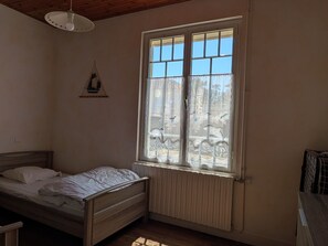 2 bedrooms
