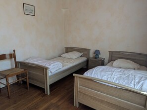 2 bedrooms