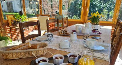 Grande maison calme avec jardin et riviĂšre