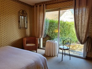 1 dormitorio y ropa de cama