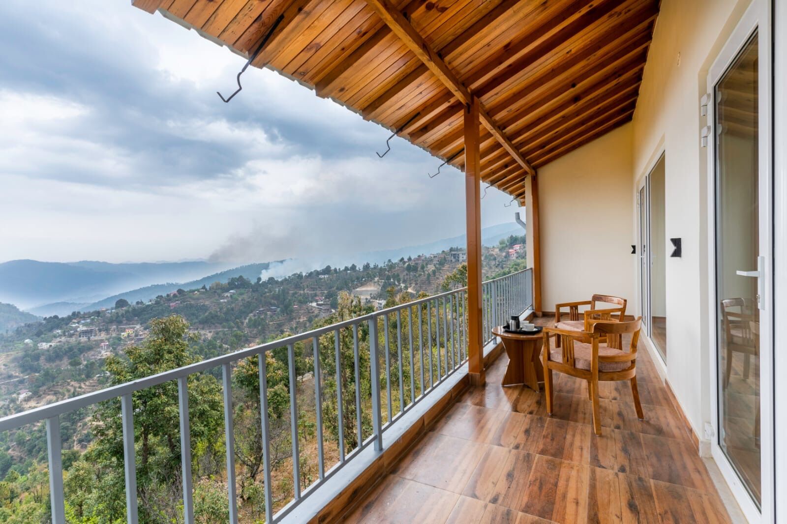 Executive kamer, balkon, uitzicht op bergen | Terras