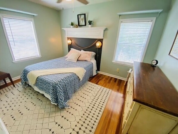 2 bedrooms, desk, iron/ironing board, free WiFi