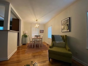 Interior - Midtown Cottage- walk to Whole Foods and Midtown restaurants (Tallahassee)