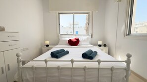 2 bedrooms, desk, iron/ironing board, free WiFi