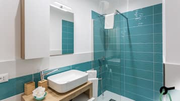 Double Room, Balcony | Bathroom | Free toiletries, hair dryer, towels, toilet paper