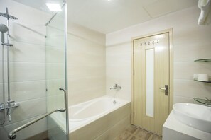 Deluxe Apartment, City View | Bathroom | Combined shower/tub, free toiletries, hair dryer, bathrobes - Sumitomo7- Linh Lang Serviced Apartment (Hanoi)