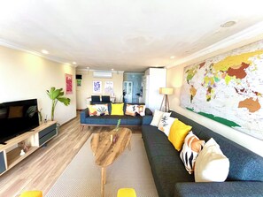 Smart TV - Stay with the best view of Izmir (Izmir)