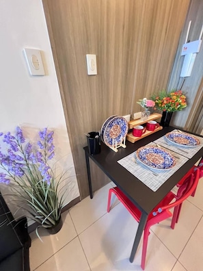 In-room dining - Unistay Coast Res R19 with Bal-Sunset Vw (Pasay)