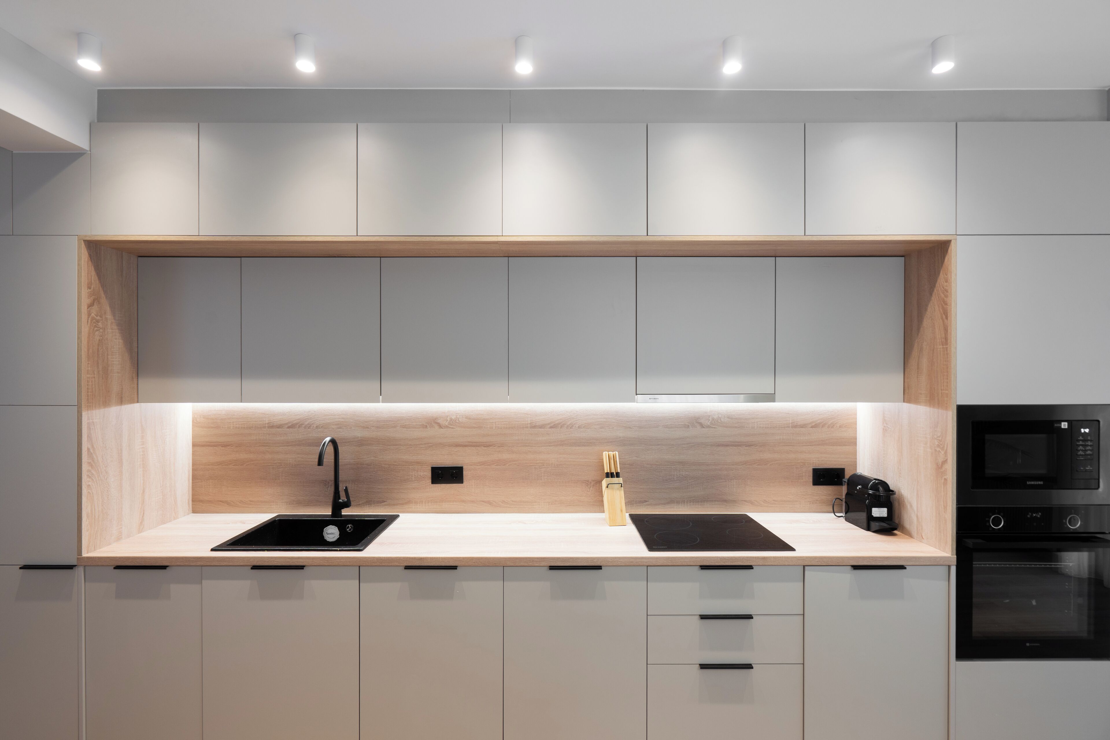 Deluxe-huoneisto, 4 makuuhuonetta, kaupunkinäköala | Yksityinen keittiö | Jääkaappi, mikroaaltouuni, uuni, liesi