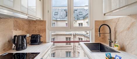 Frigorífic, microones, forn i placa de cuina