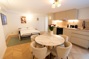 Room - Madeleine Opéra - Two Bedroom Deluxe in Paris (Paris)