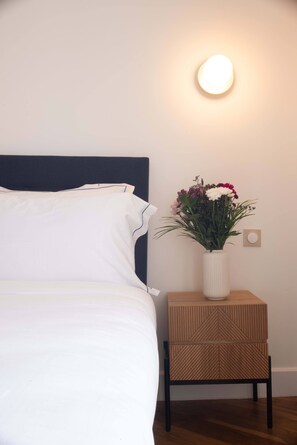 1 Schlafzimmer, Schreibtisch, BĂŒgeleisen/BĂŒgelbrett, Reisekinderbett