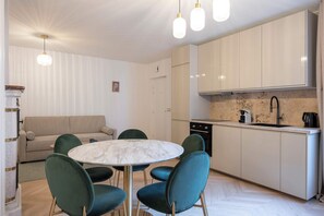 Interior - Madeleine Opéra - Fabulous Two Bedroom in Paris (Paris)