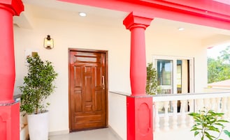 Fachada de la propiedad