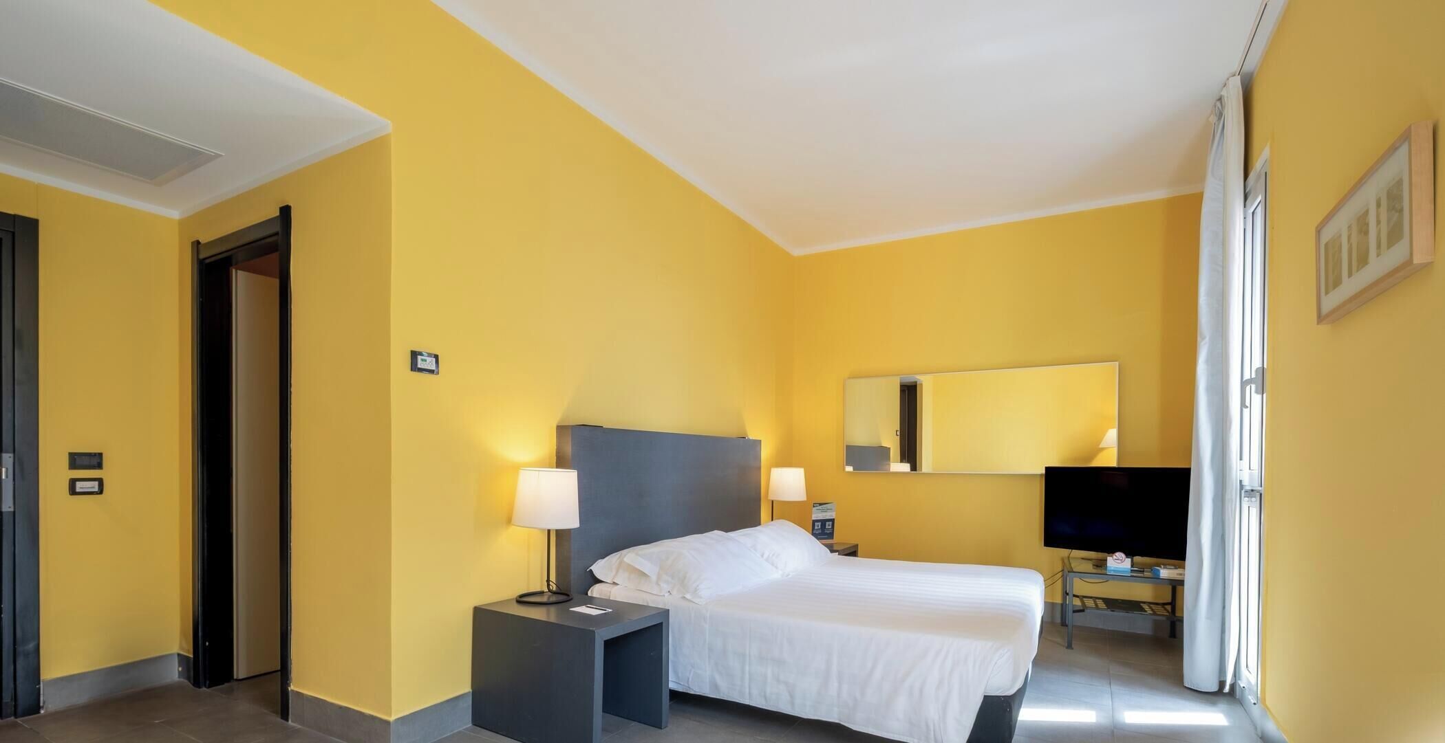 Minibar, lits bébé (en supplément), Wi-Fi gratuit, draps fournis