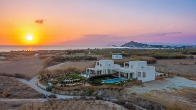 Family Beach Villa-Private Pool & Garden. Best For Nature & Water Sports
