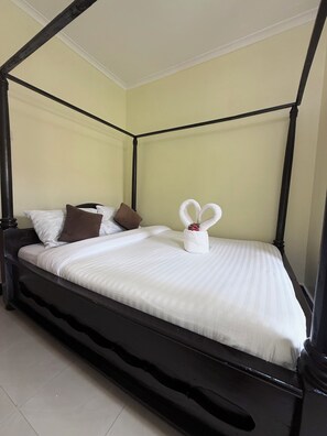 Basic Double Room | Free WiFi - CAJANUS INN  (Karatu)