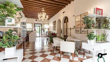 Sala de estar en el lobby