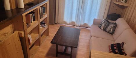 Téléviseur, livres