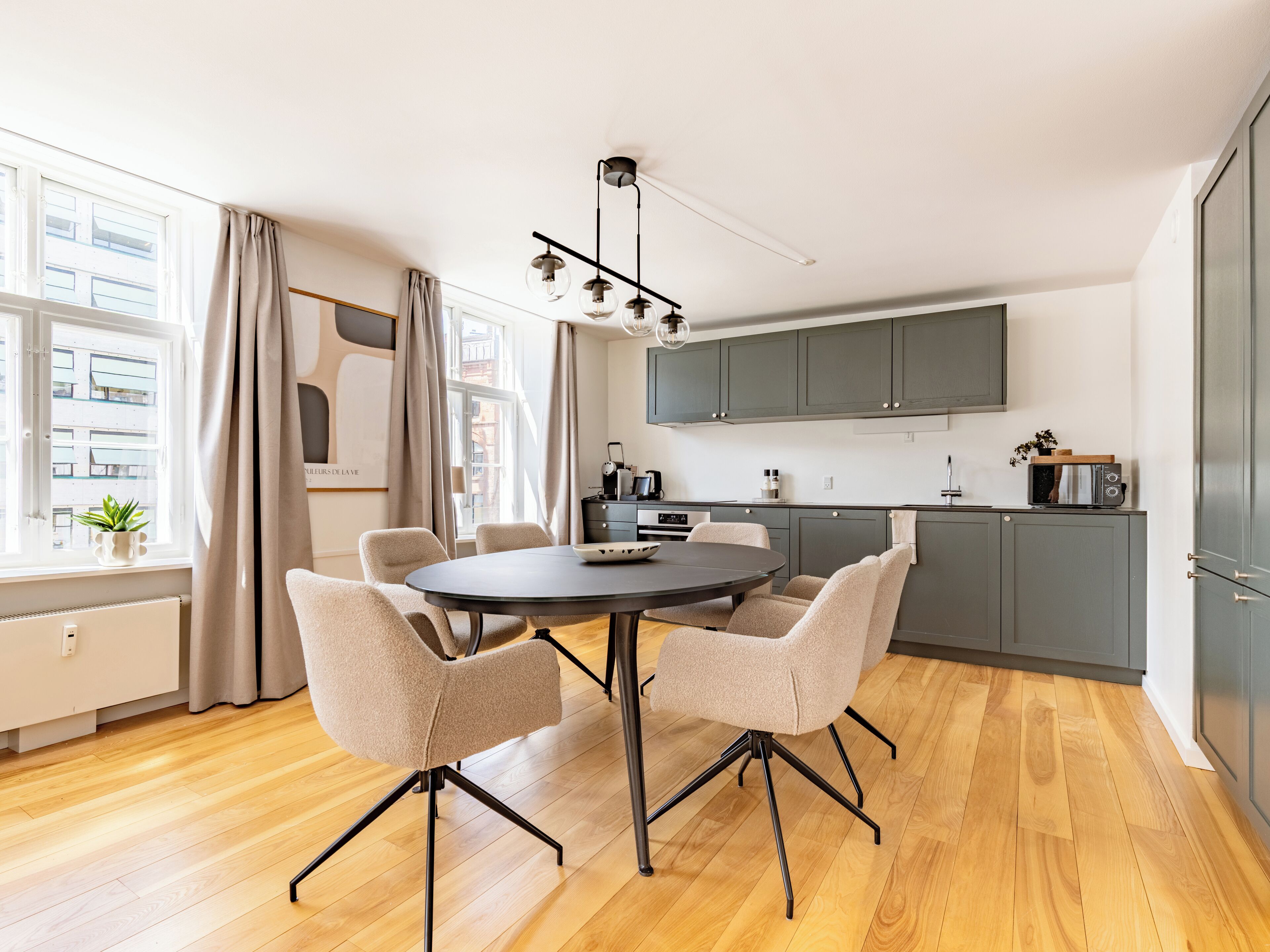 Apartment, 1 Bedroom, City View | Dining room