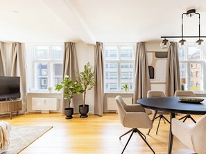 Appartement, 1 chambre, vue sur la ville | Salle de séjour