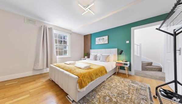 2 chambres, bureau, fer et planche à repasser, Wi-Fi gratuit