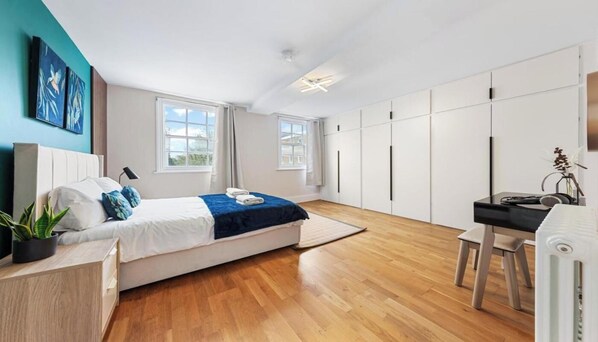 2 Schlafzimmer, Schreibtisch, Bügeleisen/Bügelbrett, kostenloses WLAN