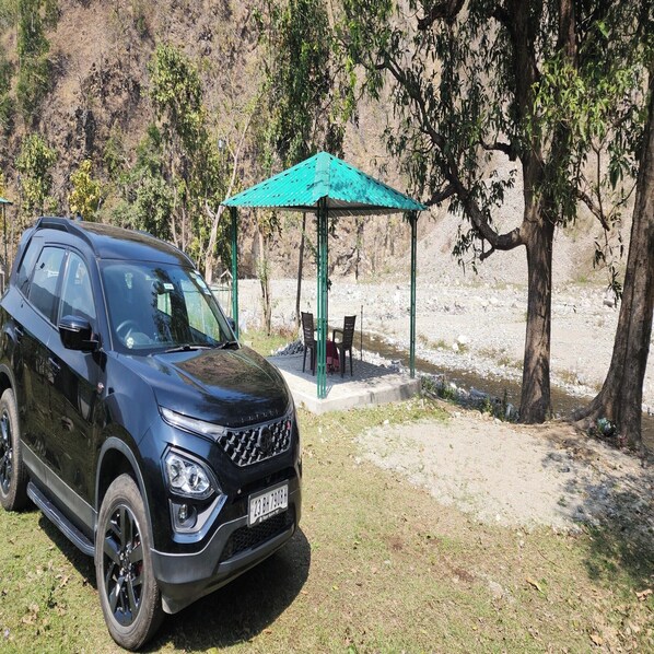 Free self-parking - The Raajas - Camp & Resorts (Yamkeshwar)