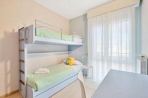 2 bedrooms, desk, iron/ironing board, travel crib