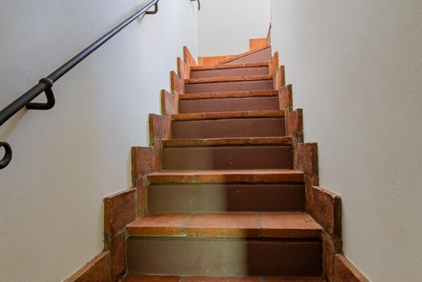 Unclassified image, 1 of 136, button