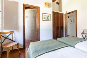 Unclassified image, 2 of 136, button