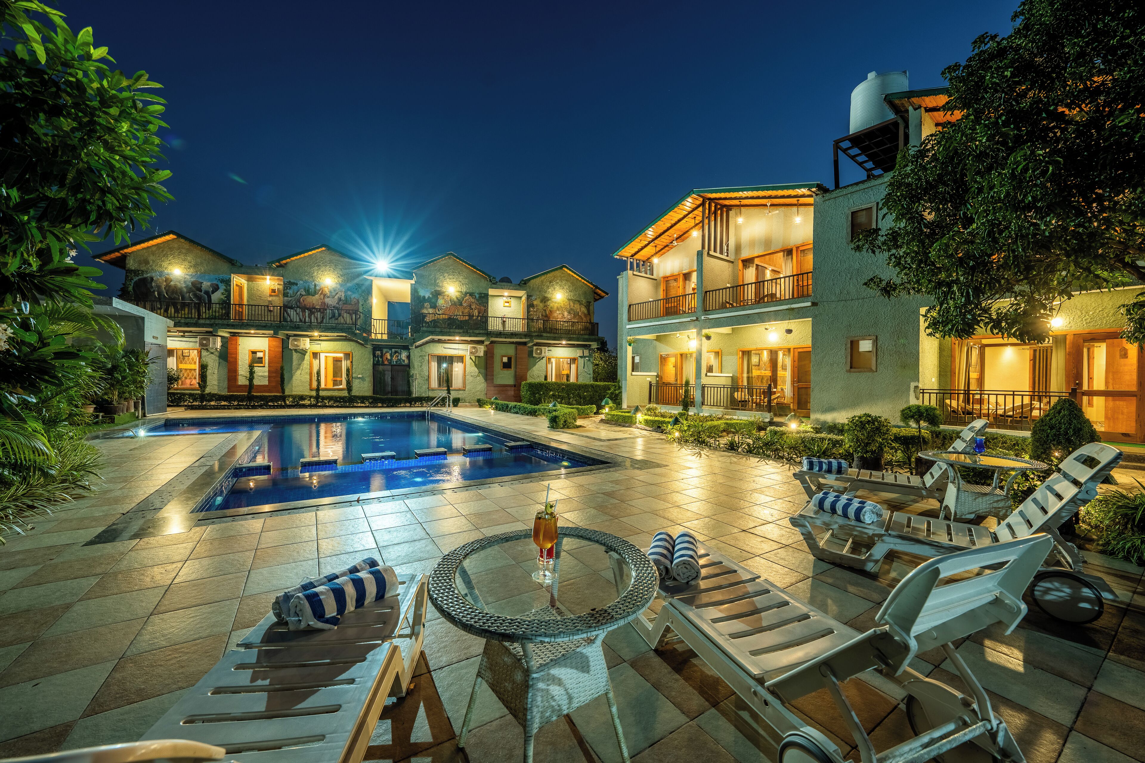 المنشأة من الخارج