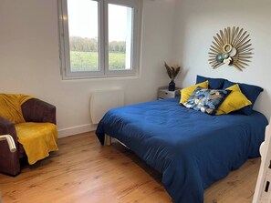 1 quarto, ferros/tábuas de passar roupa, acesso à internet