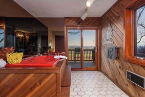 Interior - Hidden Overlook - 2BR Fast Wi-Fi (Enola)