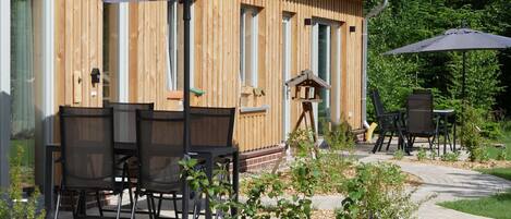 屋外ダイニングエリア