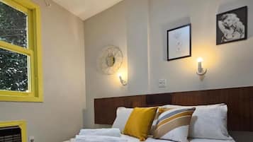 Basic Double Room | Free WiFi, bed sheets