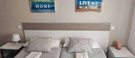 2 bedrooms, iron/ironing board, travel cot, WiFi