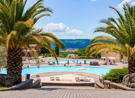 2 piscinas al aire libre