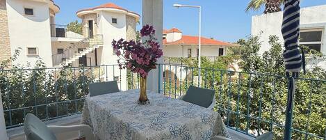 تناول الطعام بالخارج