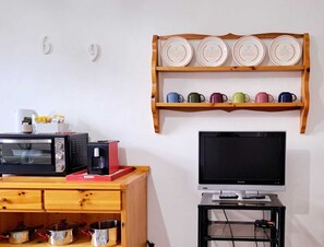 43-inch flat-screen TV with digital channels