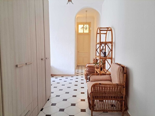 1 slaapkamer, donsdekens, een strijkplank/strijkijzer, gratis wifi