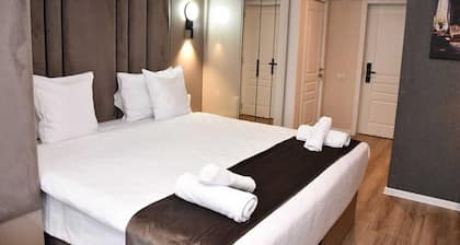 Jade Boutique Hotel