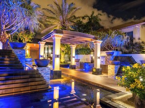Terrace/patio - Top-Floor Apartment w/ Leafy Balcony & 9 Pools (Westcourt)