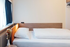 Single Room, Private Bathroom, Garden View | Desk, laptop workspace, soundproofing, free WiFi - Myky Hotel Pinneberg (Pinneberg)