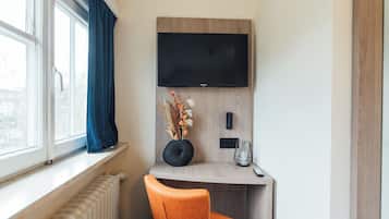 Bureau, espace de travail pour ordinateur portable, Wi-Fi gratuit